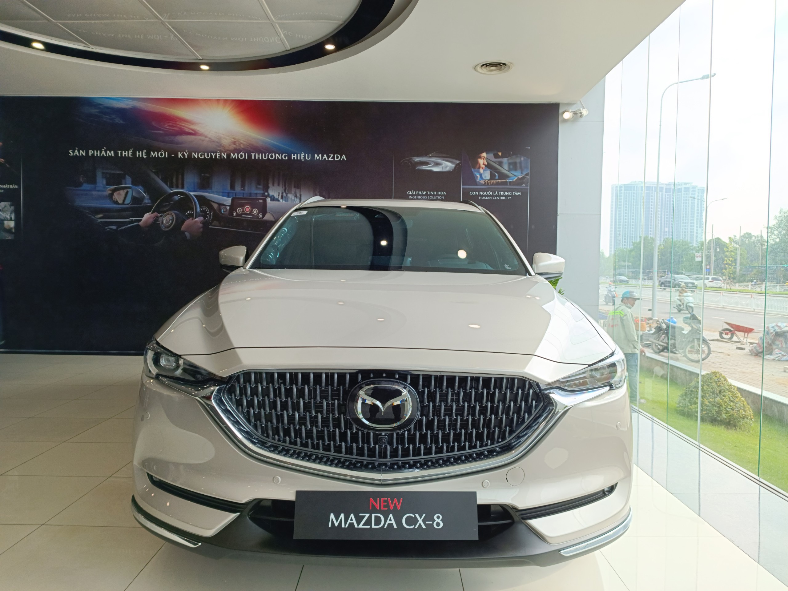 Mazda CX-8 2.0 Deluxe - Hình 2