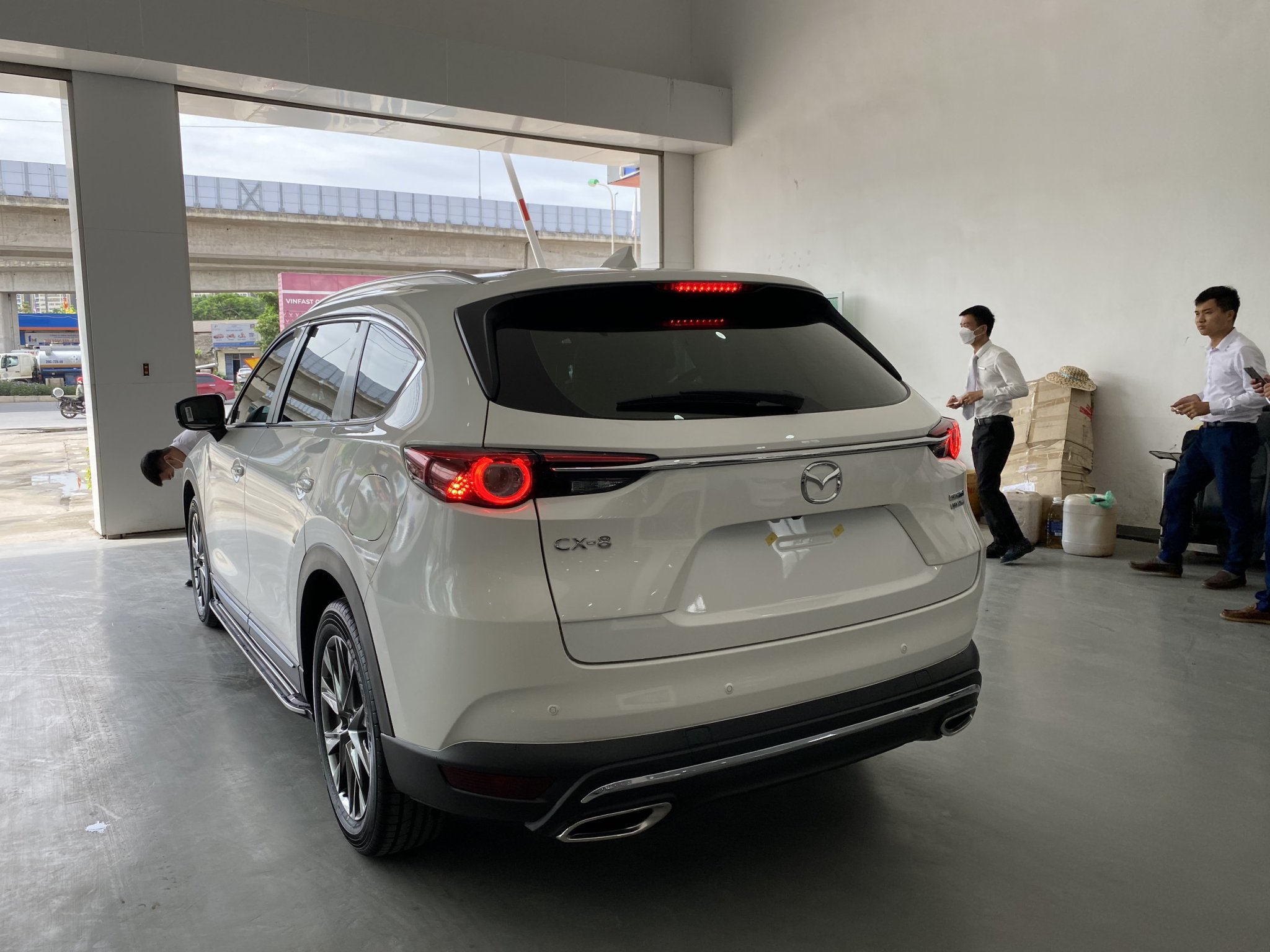 Mazda CX-8 2.0 Deluxe - Hình 8